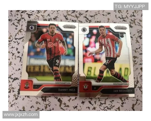 选择帕尼尼足球球星卡购买指南哪个球员最值得投资